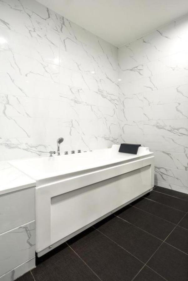 U3 Hotel Субанг Джая Екстериор снимка